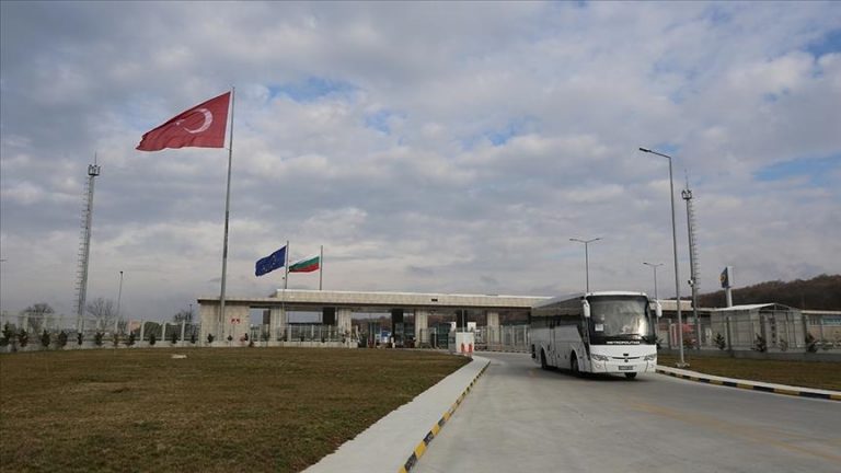 Turkish nationals evacuated from Ukraine arriving in Turkey