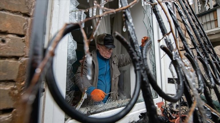 At least 102 civilians killed in Ukraine, more than 500,000 flee: UN officials