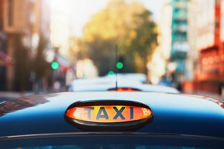 After caring for a dying mother in Somalia, a Bristol taxi driver regains his license.