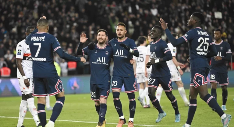 PSG defeats Lorient 5-1, with Mbappé, Neymar, and Messi scoring in the same game.