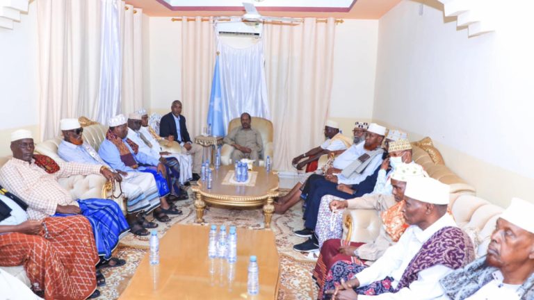 Somalia: President Hassan met with several of Puntland’s traditional chiefs.