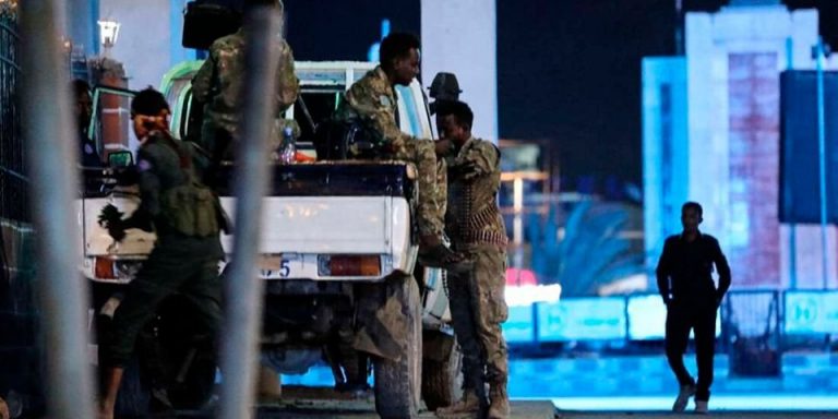 Al-Shabab: Islamist extremists assault a hotel in the capital of Somalia