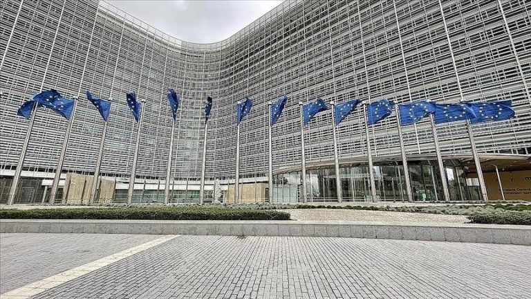 The EU’s senior ambassadors are divided over the ban on Russian tourist visas.