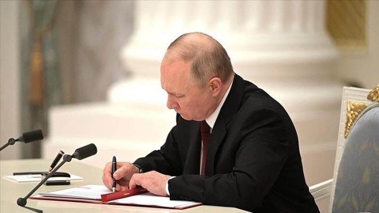 Putin issues a decree toughening the penalties for evading the mobilization of the Russian military.
