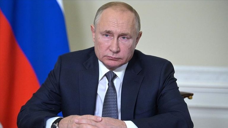 Putin advises Russian exporters to seek out new markets.