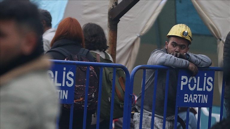 40 people have died as a result of a coal mine explosion in northern Turkey.