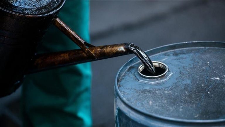 Saudi Arabia rejects “political motives” for the reduction in oil production.