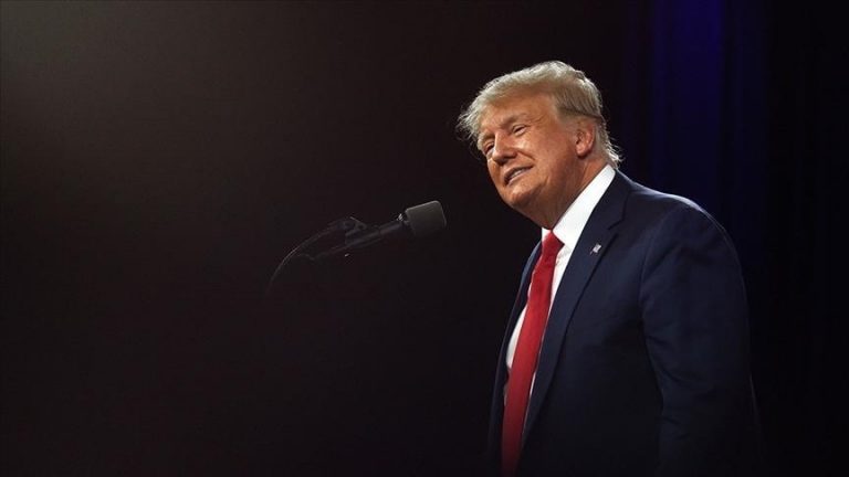 Trump declares his intention to run in 2024