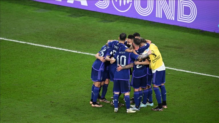 Argentina wins their World Cup group and will play Australia in the round of 16.