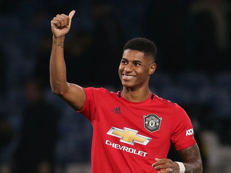Manchester United extends the deals of 4 players.