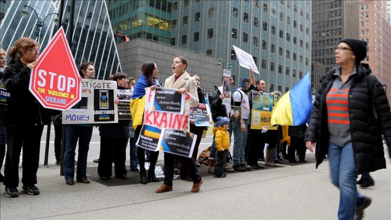 More Americans believe that the US should urge Ukraine to reach a settlement: