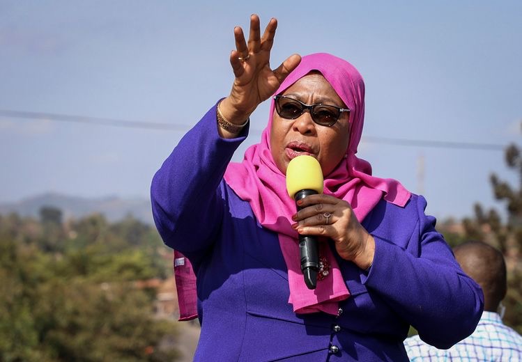 Tanzania’s president lifts the prohibition on opposition rallies.