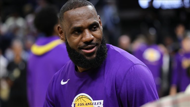 LeBron James breaks Kareem Abdul-NBA Jabbar’s career scoring record.