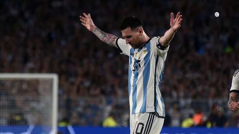 With his 100th international goal for Argentina, Messi creates history.