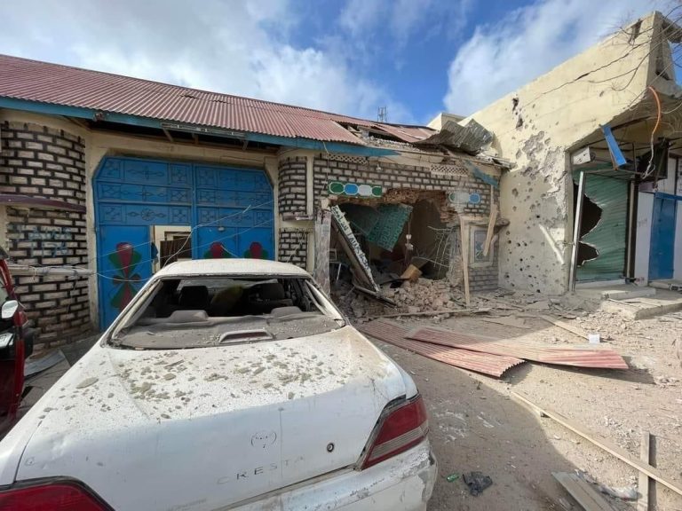 At Las Anod, deadly clashes between Somaliland and SSC militias restart.