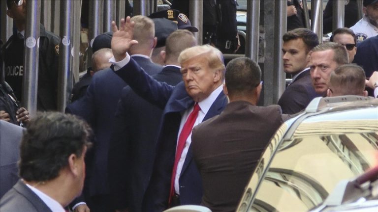 Trump arrives at Manhattan courthouse for arraignment