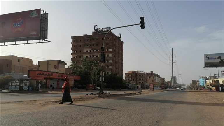 US reports that the warring sides in Sudan have reached a 3-day ceasefire.