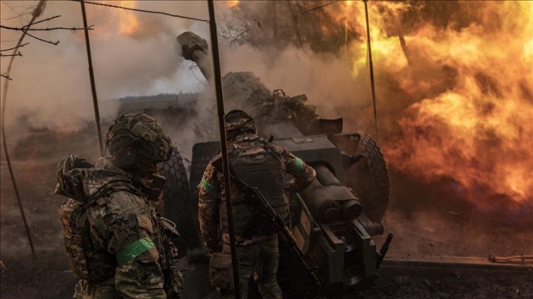 According to Russia, Ukrainian soldiers are “encircled” in Bakhmut.