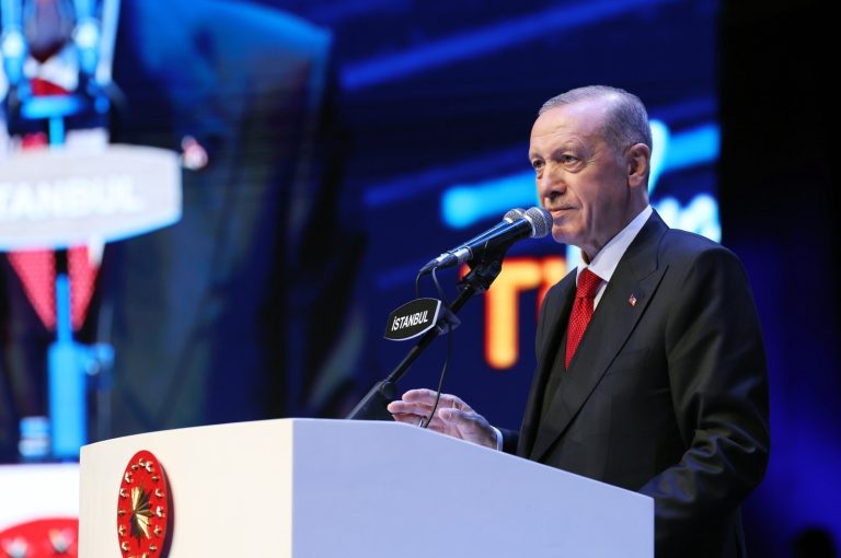 Erdoan says the Turkish people would not fail him in the presidential election.