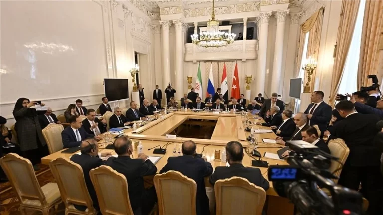 In Moscow, a quadripartite meeting of foreign ministers on Syria begins.