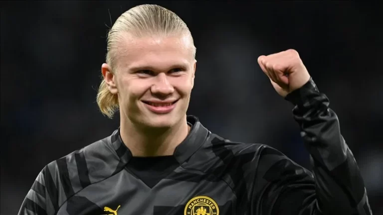 In England, Man City’s Haaland wins both the player of the season and the young player of the season awards.