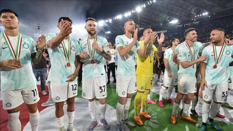 After defeating Fiorentina, Inter Milan wins the Italian Cup.