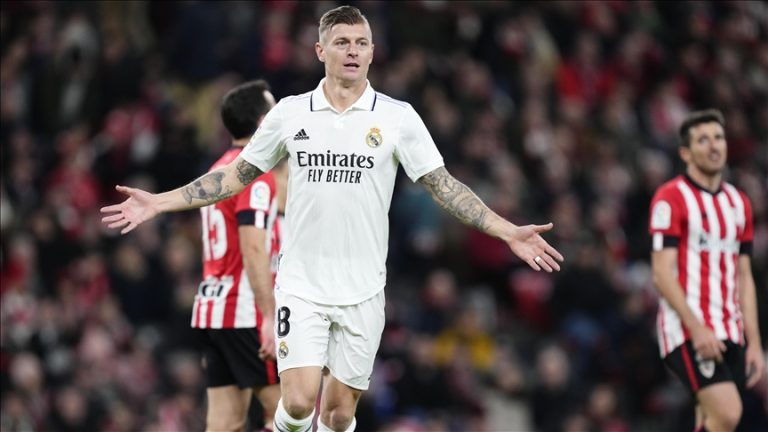Toni Kroos, a German midfielder, has extended his contract with Real Madrid until 2024.