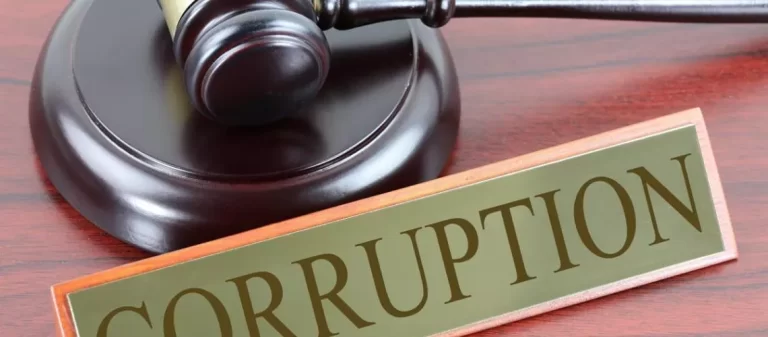Somalia’s attorney general exposes corrupt higher government officials.
