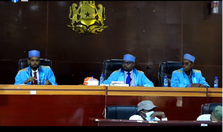 The second hearing of the corruption case against four government officials has begun at Banadir Regional Court.