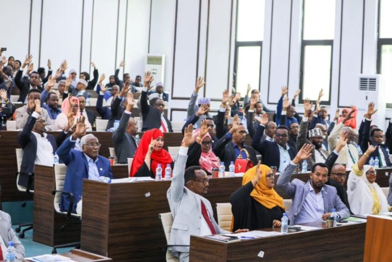 In a joint session, the Parliament passes the Budget for 2023.