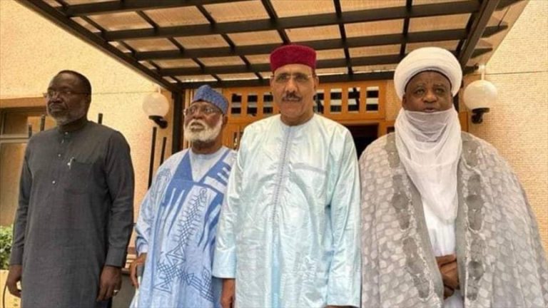 West African bloc delegation talks with deposed Nigerien president