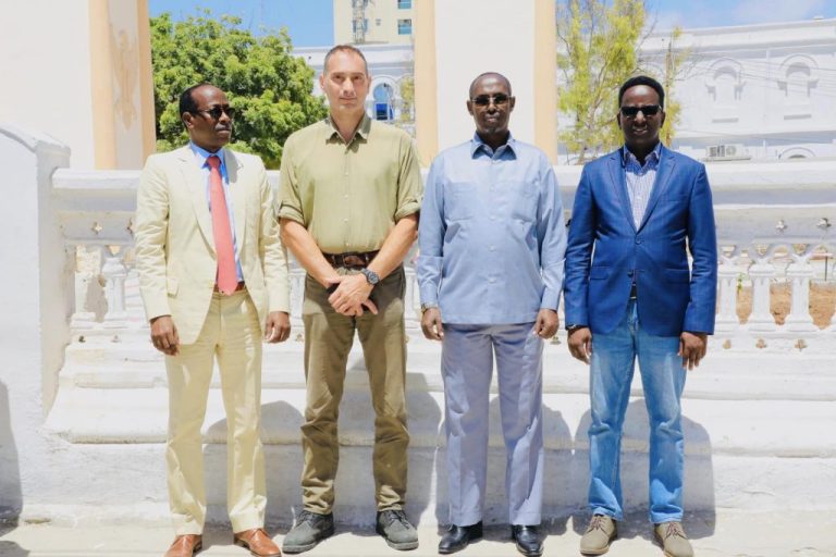 Mogadishu Mayor welcomes Italian Ambassador to Somalia