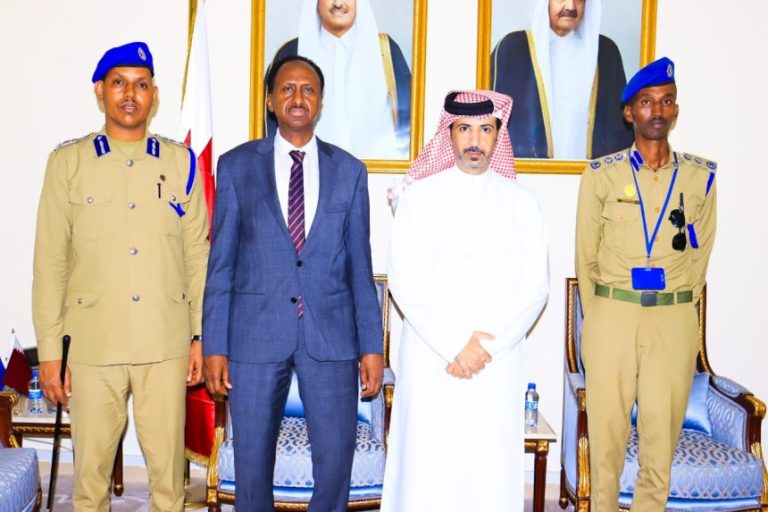 Security Minister and Police Commissioner meet with Qatar’s Ambassador to Somalia.