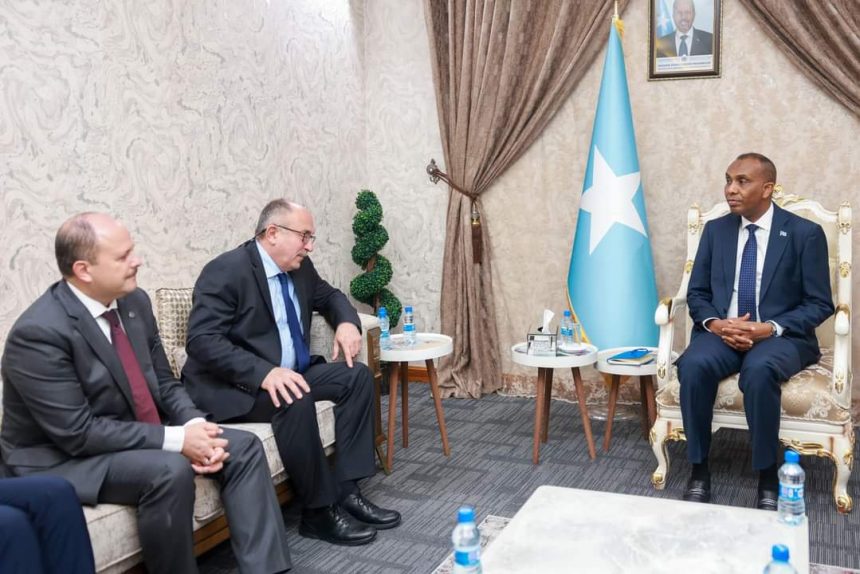 Prime Minister Hamza receives the leadership of Ziraat Katilim Bank ...