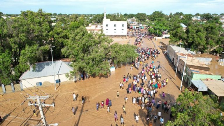 Images show the effects of the recent rainy floods in Baidoa, in the Bay region.