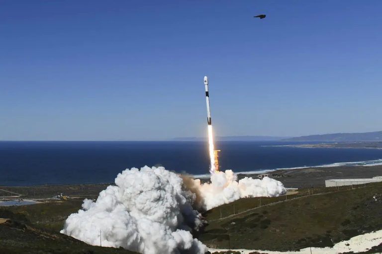 S.Korea Announces Plans to Launch its Homemade First Military Spy Satellite