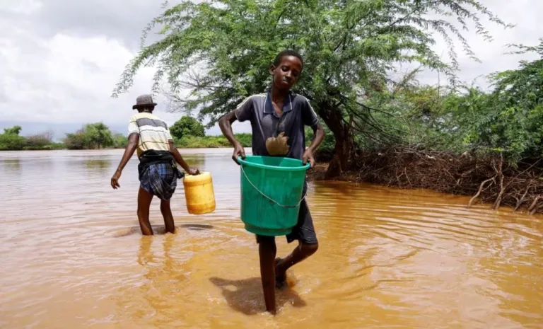 Hit by floods and drought, quarter of Somali people at risk of ‘crisis-level’ hunger
