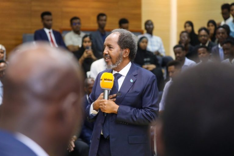 At a town hall meeting, President Mohamud praised the Somali army.