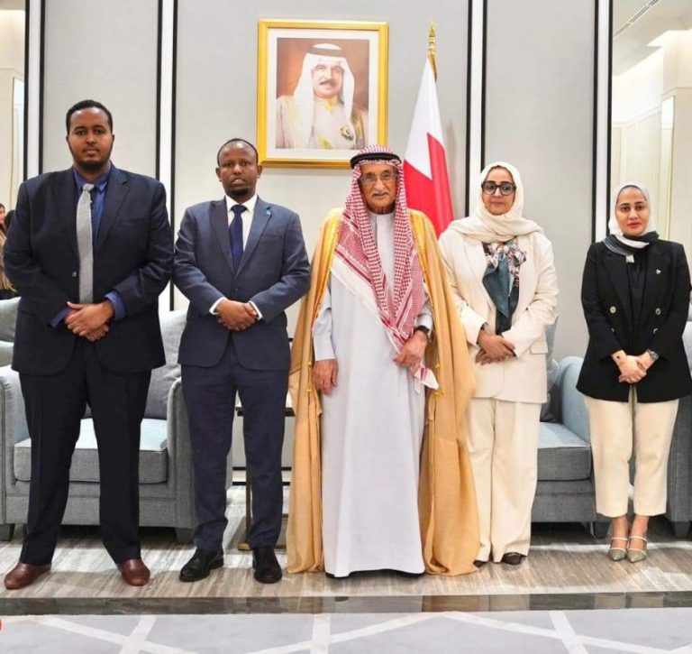 The Minister of Health meets with the Chairman of the Kingdom of Bahrain’s Supreme Council of Health.