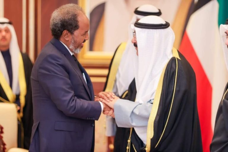 President Hassan Sheikh Mohamud visited Kuwait to offer condolences.
