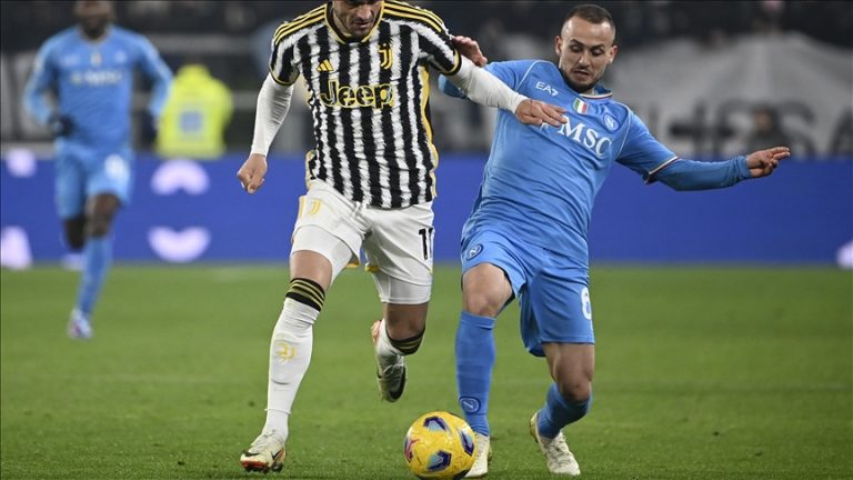 In Serie A, Juventus defeats Napoli by a single goal.