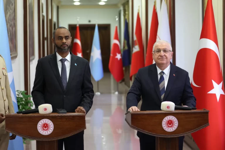 Somalia and Turkey signed a defence accord.