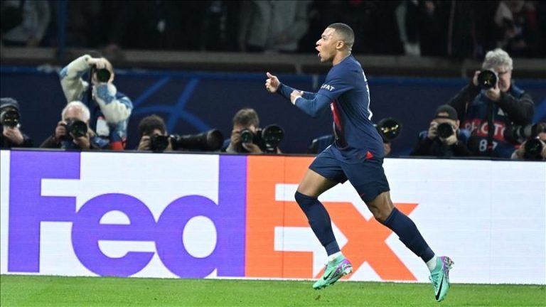 French leaders PSG defeated Nantes as superstars. Kylian Mbappe comes off the bench and scores