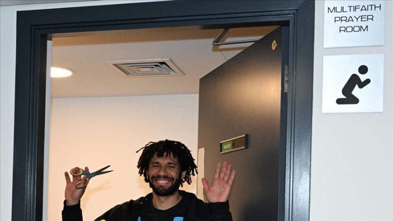 Arsenal player Elneny installs a prayer space at Emirates Stadium.