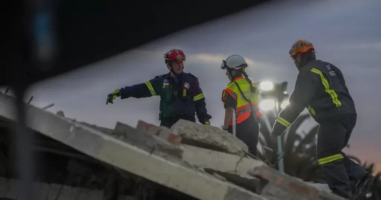 The death toll from the George building collapse has risen to 33, as rescuers continue their search.