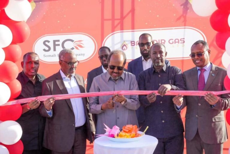 President Hassan Sheikh inaugurates a new LPG storage center in Mogadishu.