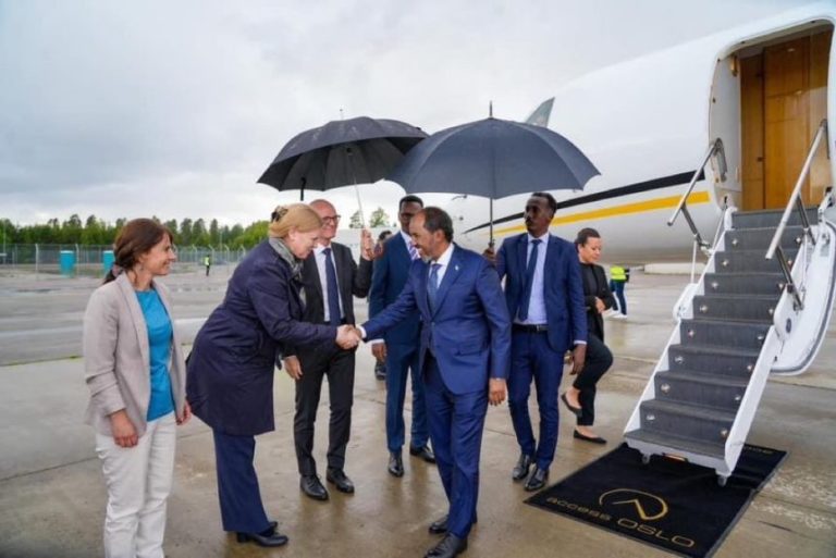 Somali President visits in Norway and enjoys enthusiastic reception.