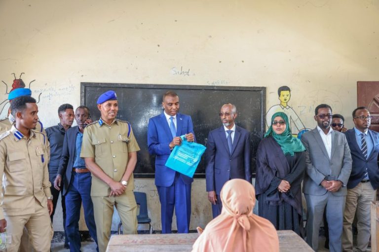 Prime Minister Hamza begins the national 2023-2024 high school examination.