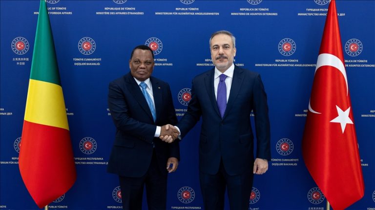 The Turkish foreign minister hosts his Congolese colleague.