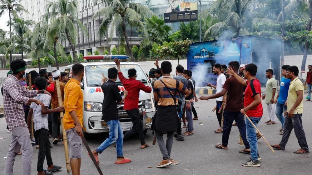 Bangladesh Anti-Government Protests : Clashes and Calls for Change